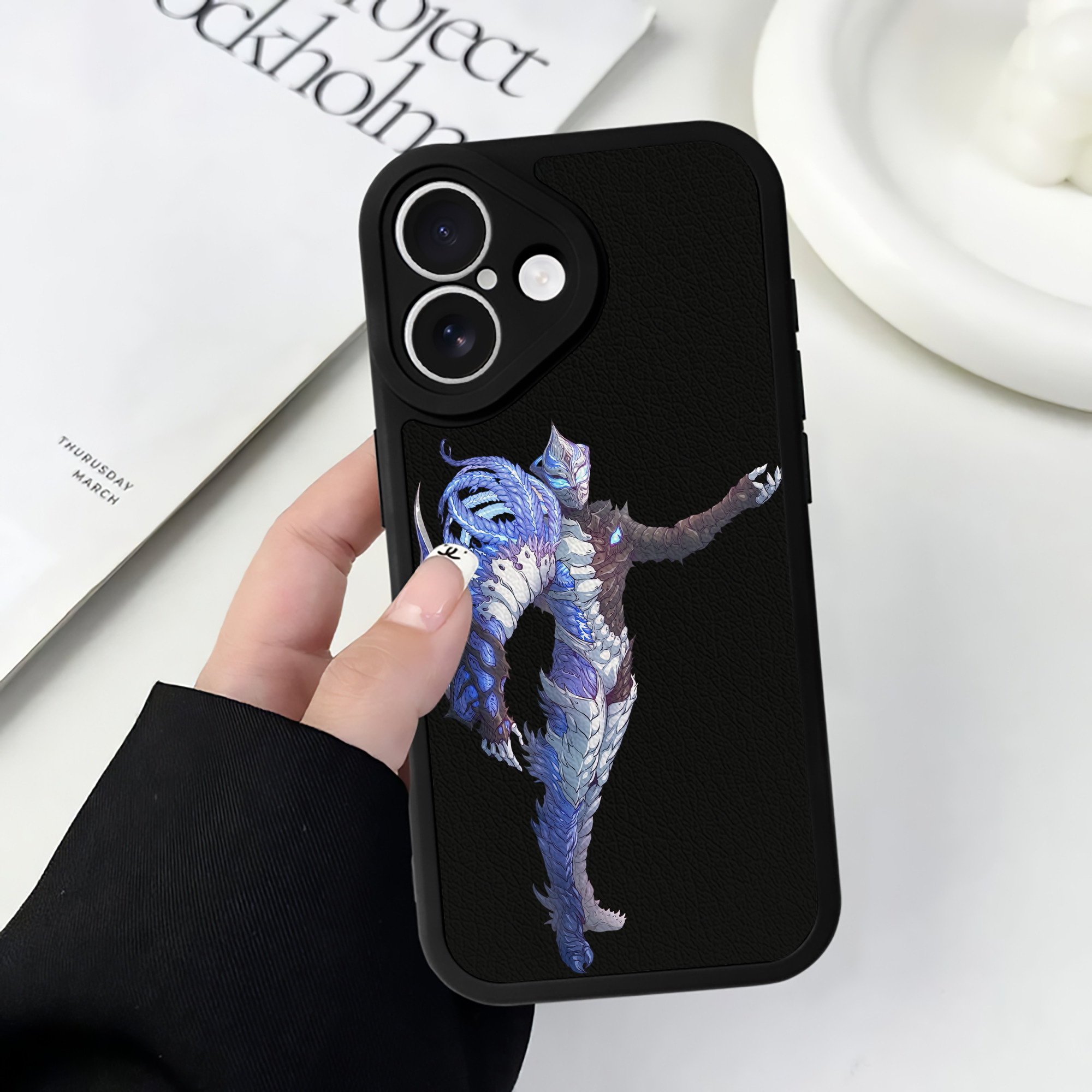 （画像用） ウルトラマン Ultraman 【iPhone 16シリーズ対応】シリコンスマホケース（レザー調） 材質：シリコン
